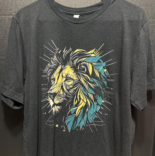 Majestic Roar – Abstract Lion T-Shirt